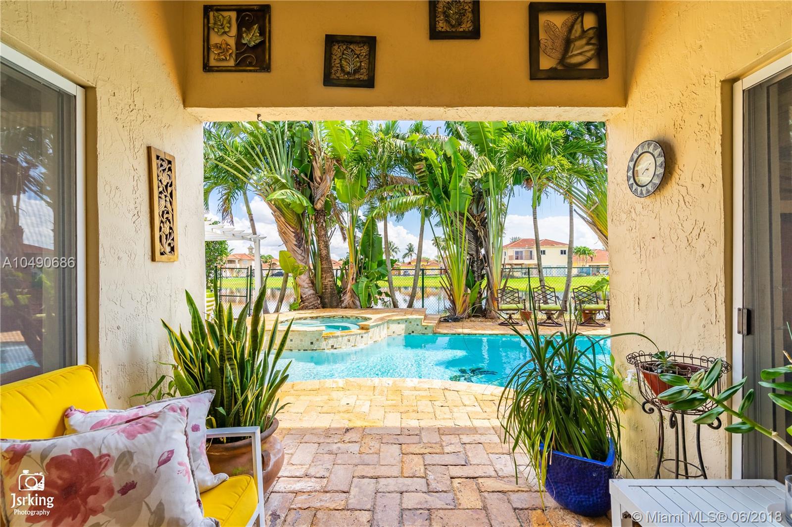 PELICANS POINT AT MILLER - Residential