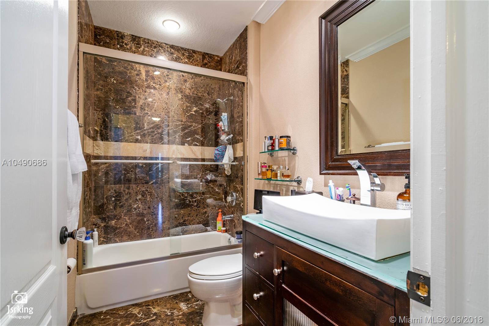 PELICANS POINT AT MILLER - Residential