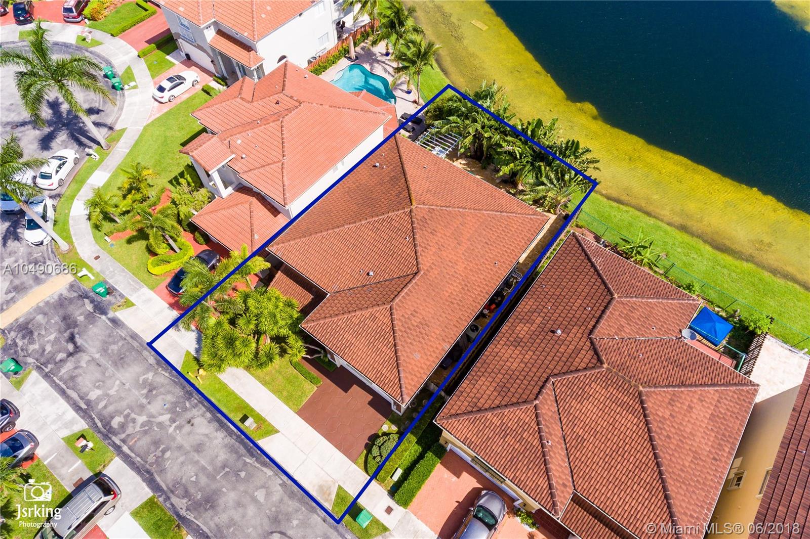 PELICANS POINT AT MILLER - Residential