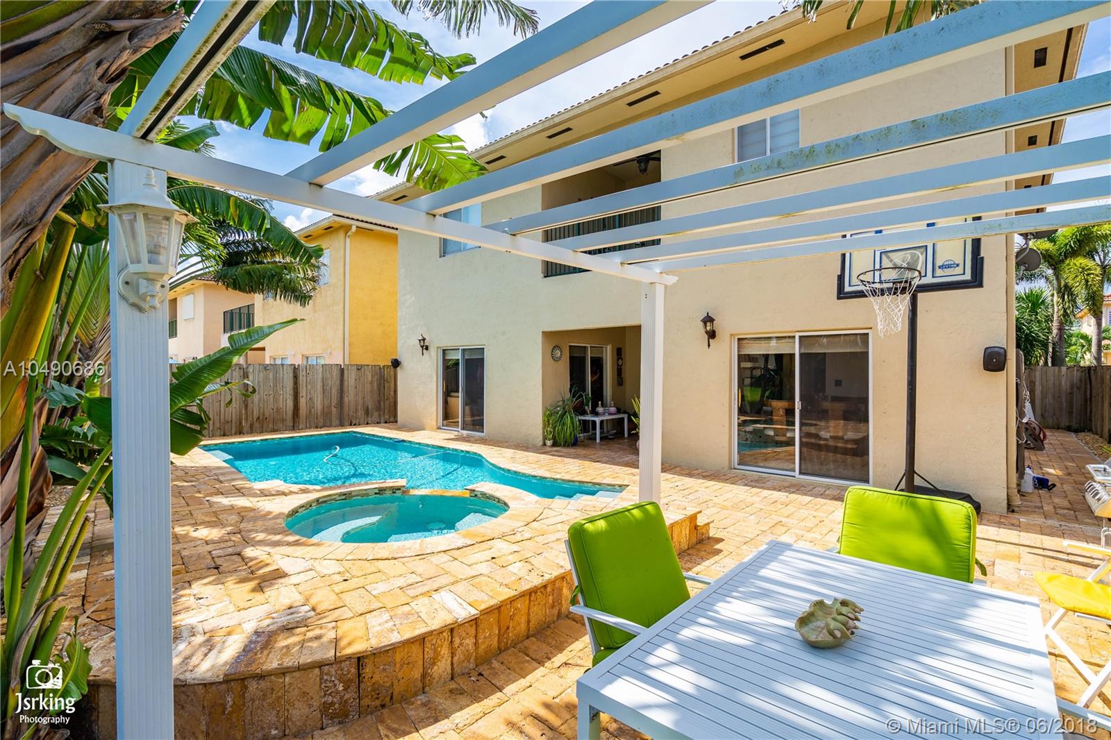 PELICANS POINT AT MILLER - Residential