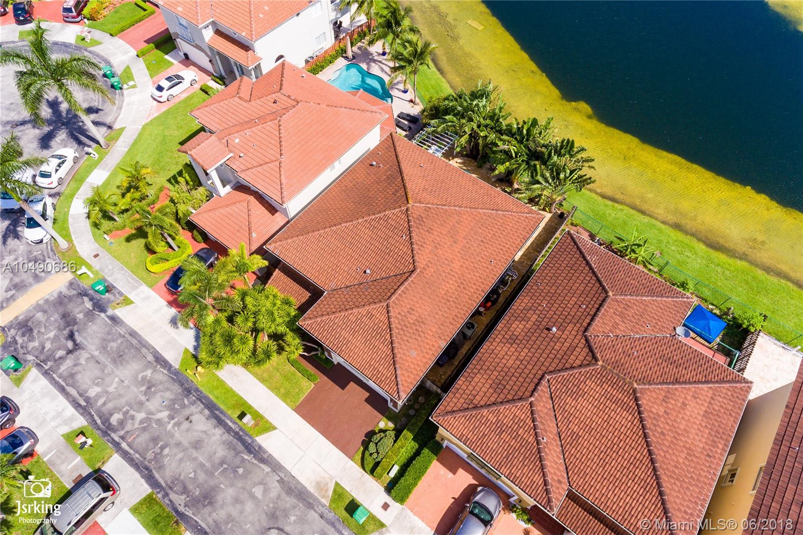 PELICANS POINT AT MILLER - Residential