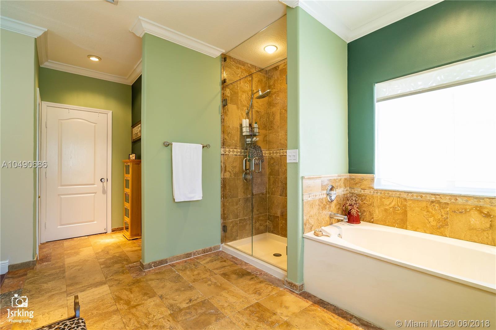 PELICANS POINT AT MILLER - Residential