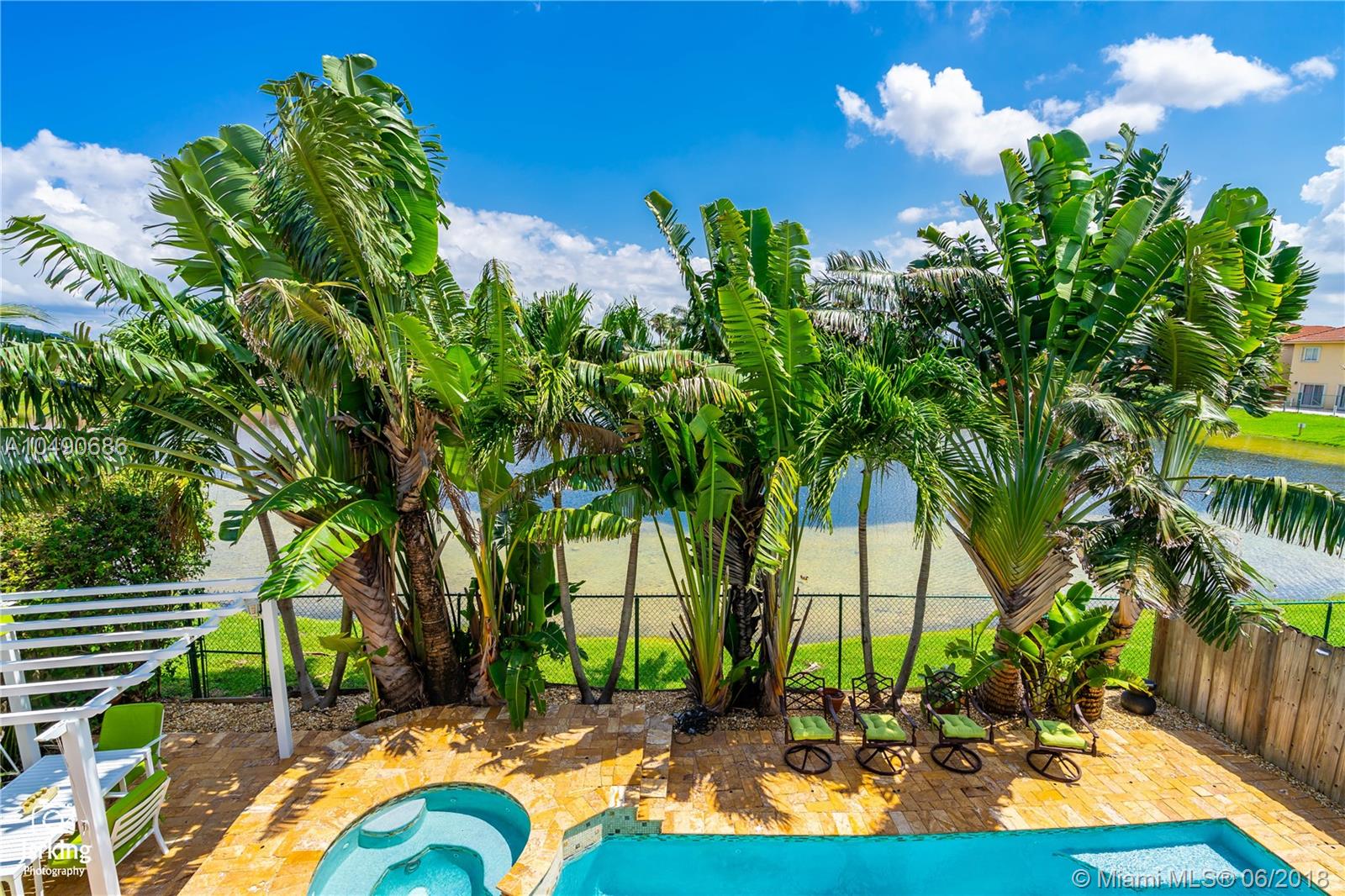 PELICANS POINT AT MILLER - Residential