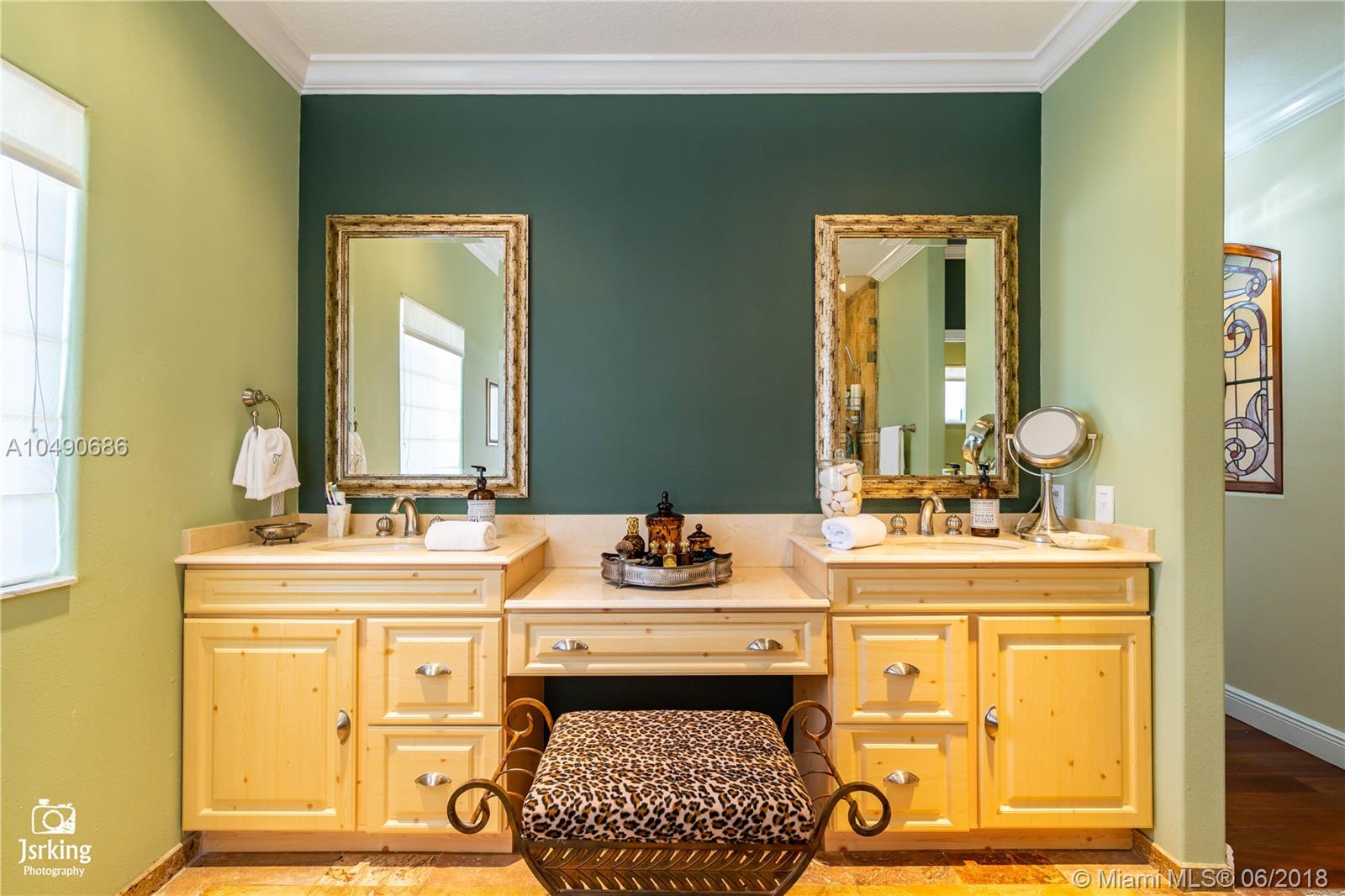 PELICANS POINT AT MILLER - Residential