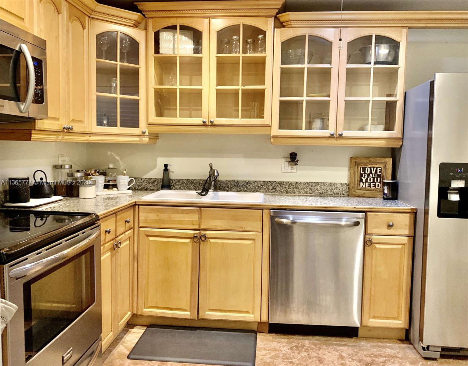 PALM-AIRE COUNTRY CLUB - Residential Lease