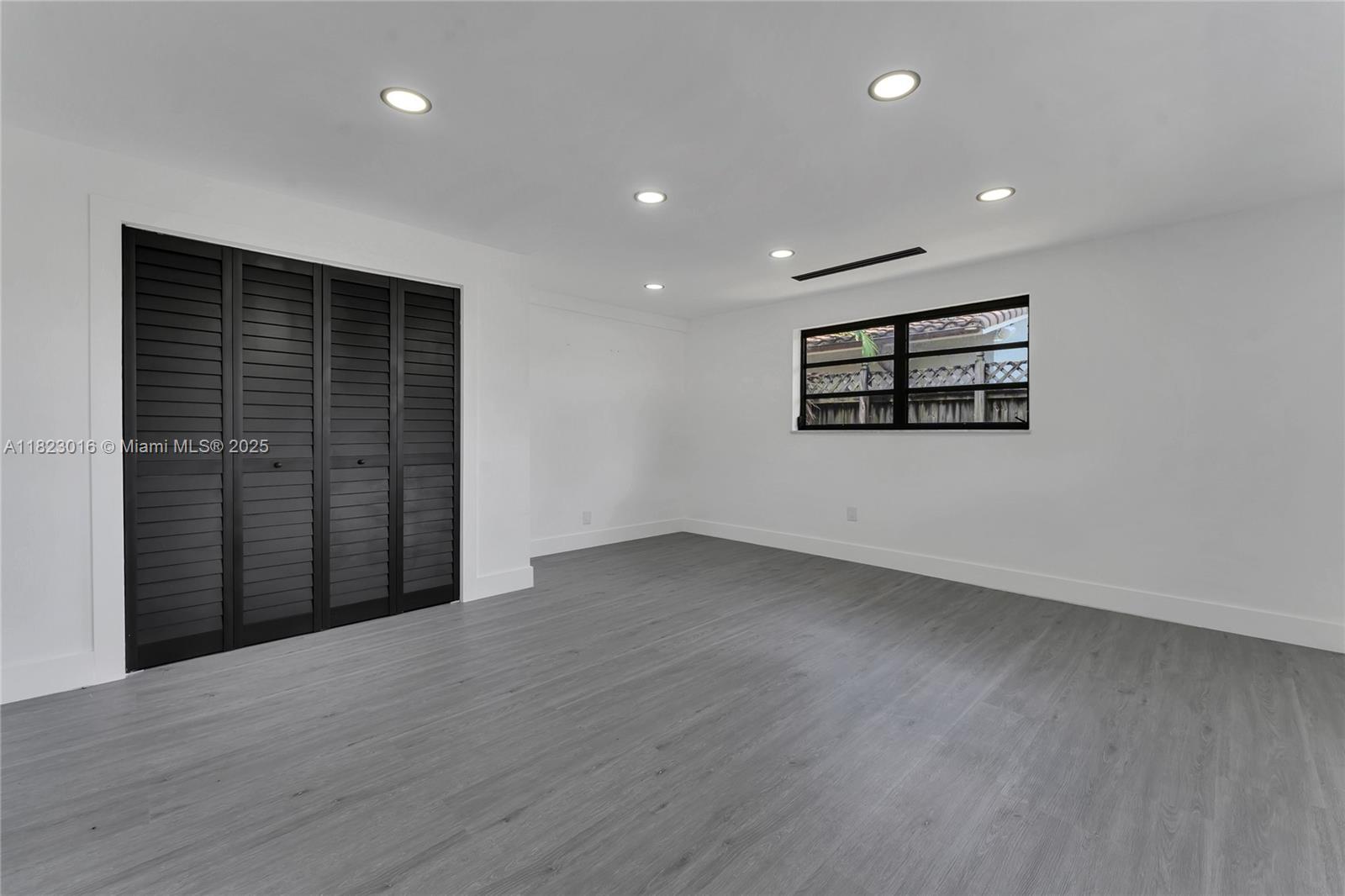 LAUDERDALE ISLES NO 2 - Residential