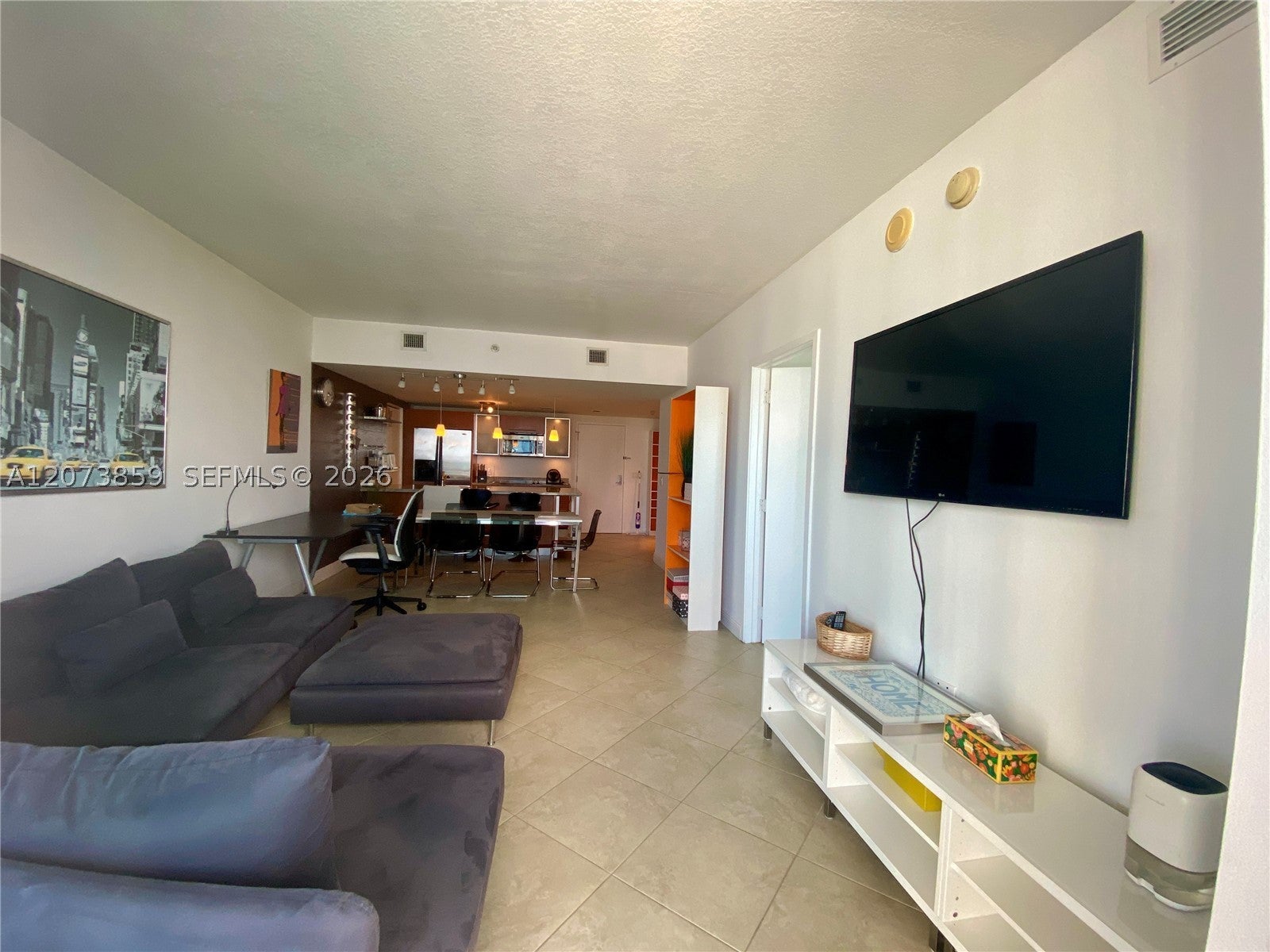 185 SW 7th St 1607