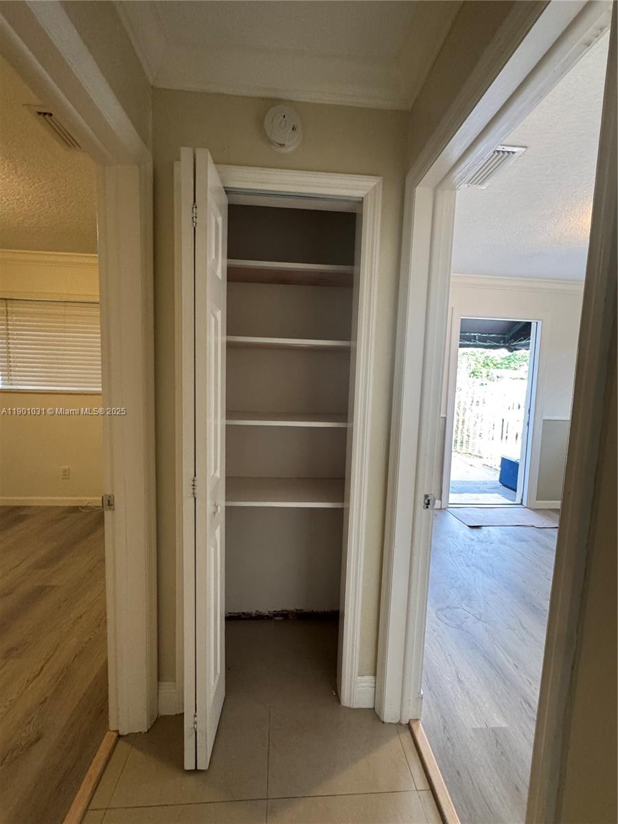 CORAL PARK ESTATES SEC 1 - Residential Lease