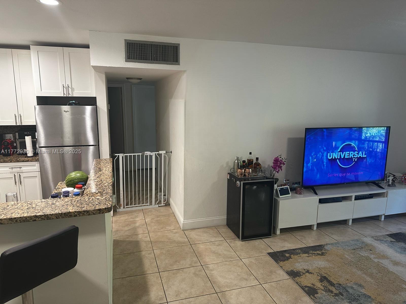 VENETIAN PALMS CONDO - Residential