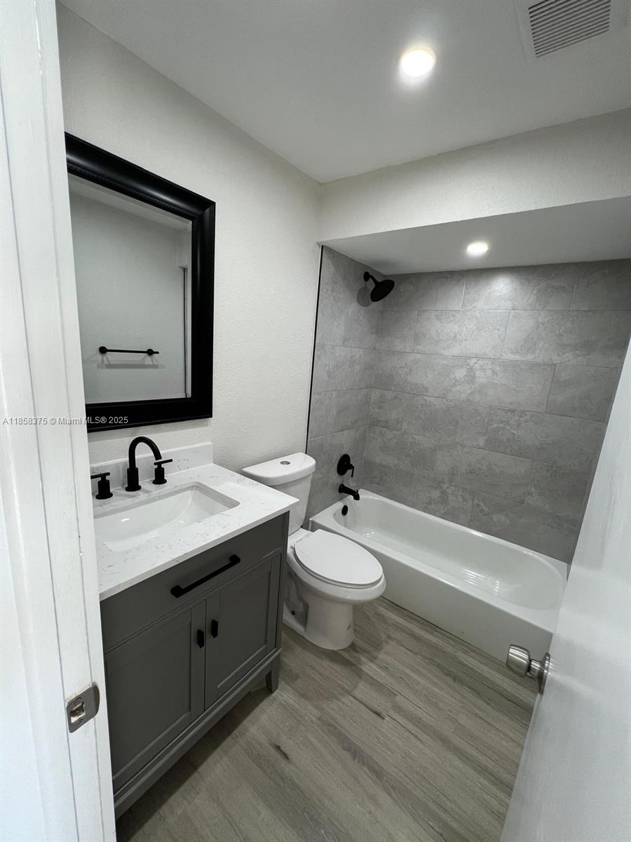 PARK RIDGE APARTMENTS CON - Residential Lease