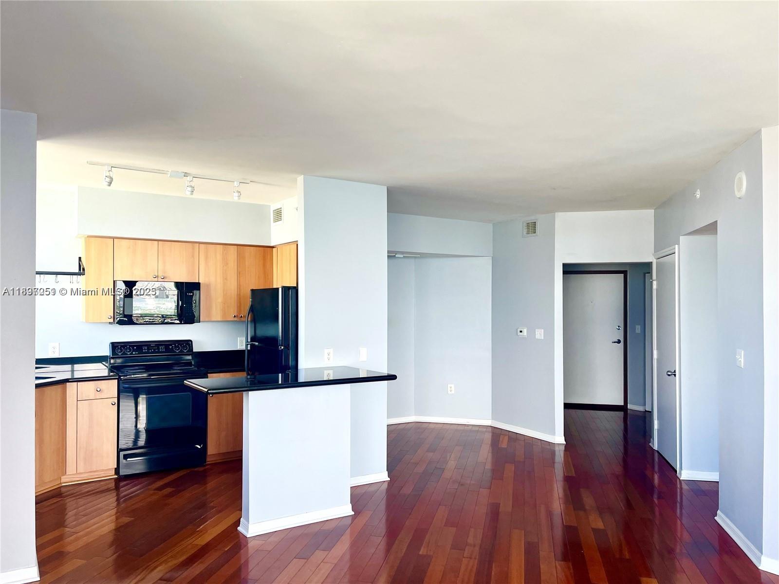 THE WAVERLY AT SOUTH BEAC - Residential