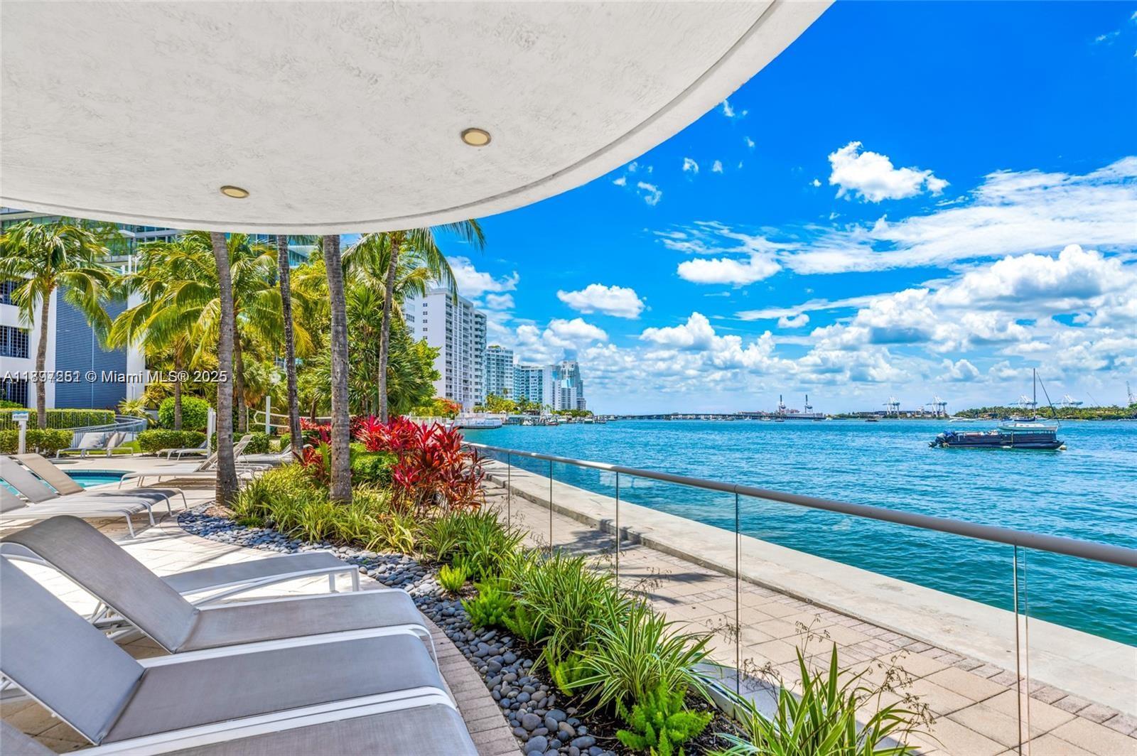 THE WAVERLY AT SOUTH BEAC - Residential