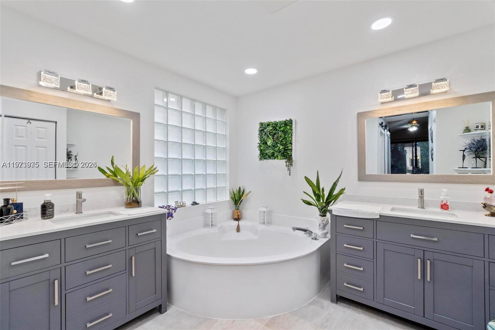 TOWNGATE - Residential