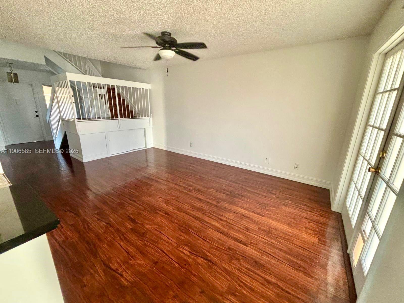 MAPLEWOOD TOWNHOUSES COND - Residential