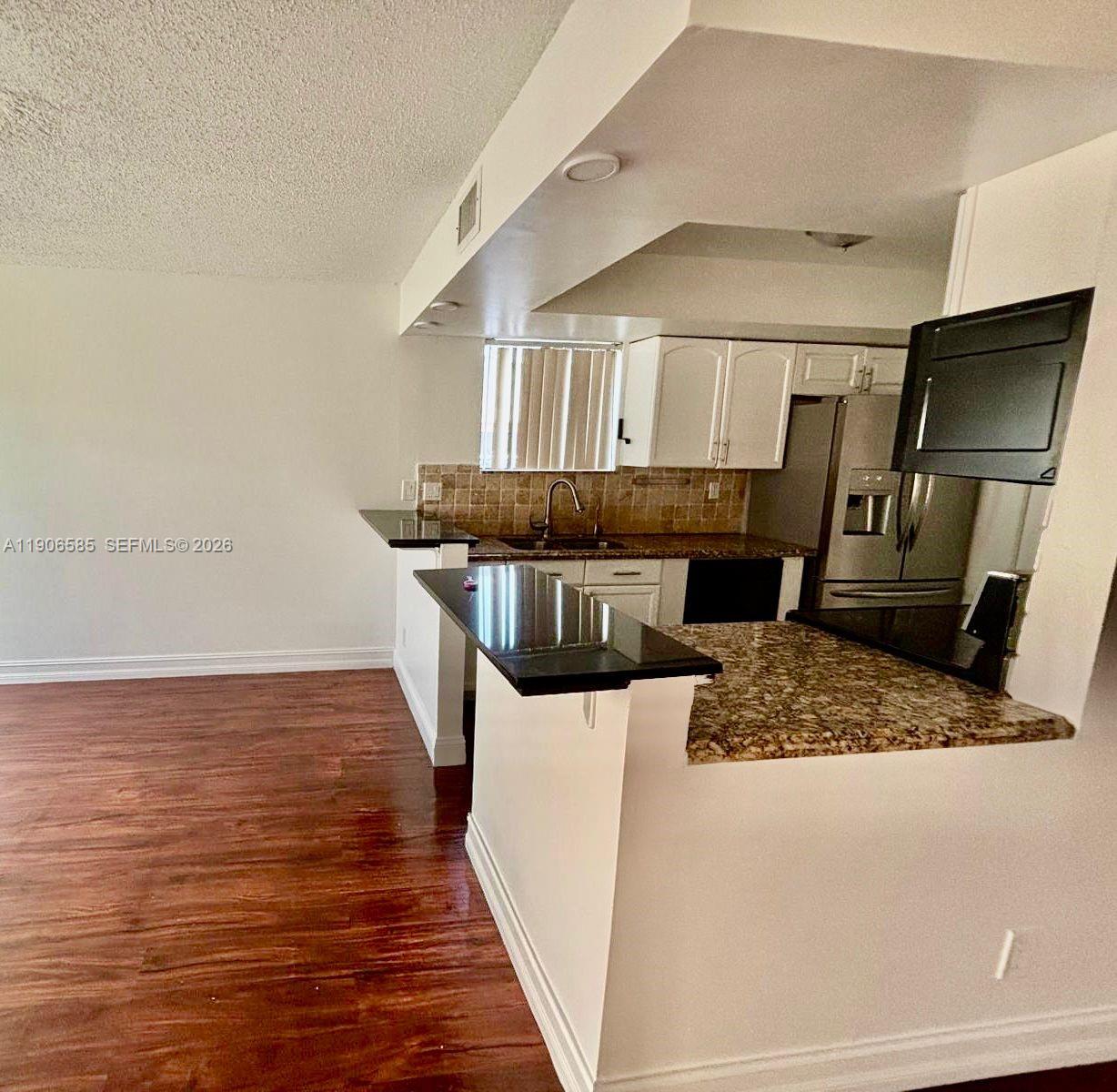 MAPLEWOOD TOWNHOUSES COND - Residential