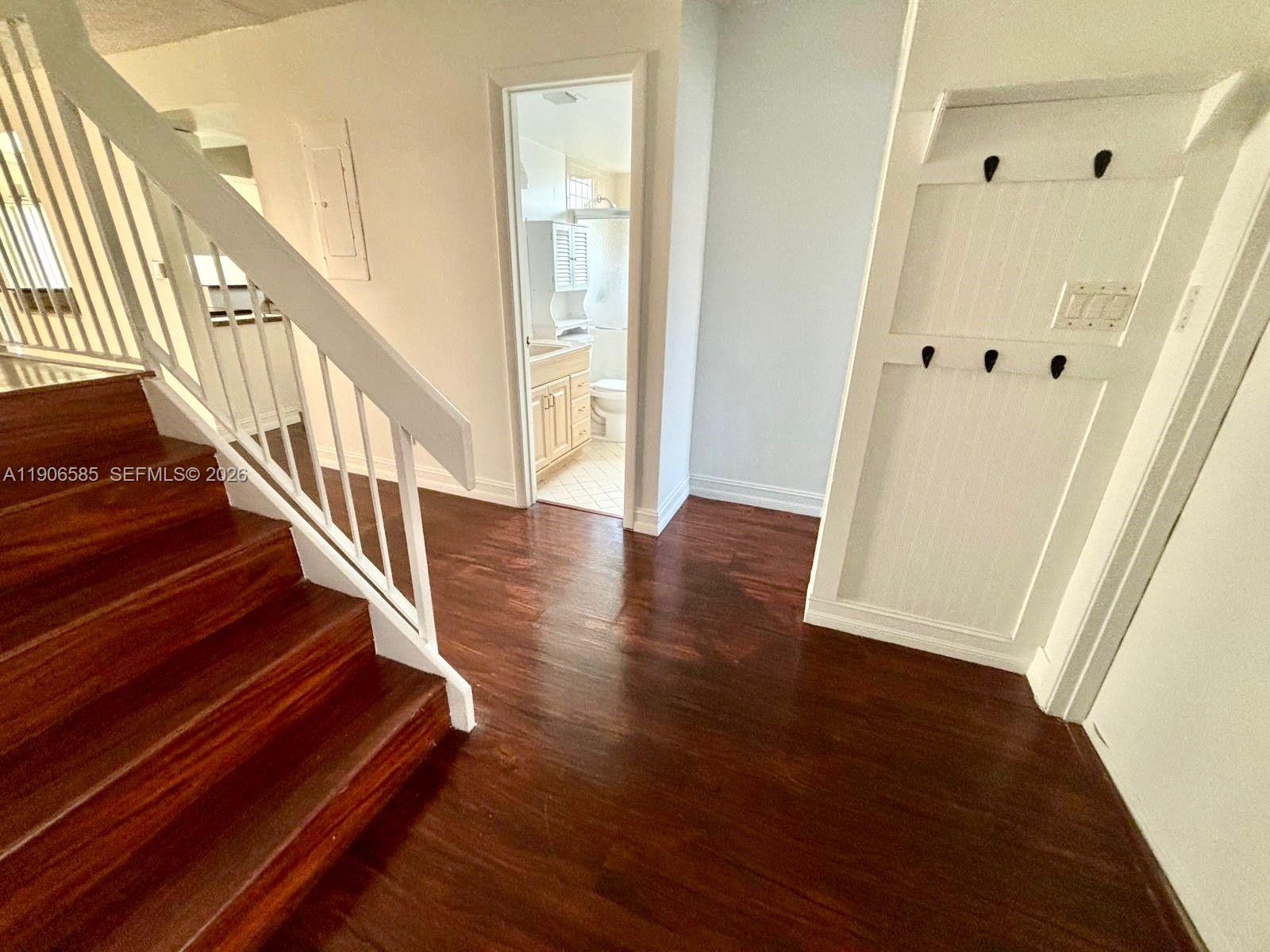 MAPLEWOOD TOWNHOUSES COND - Residential