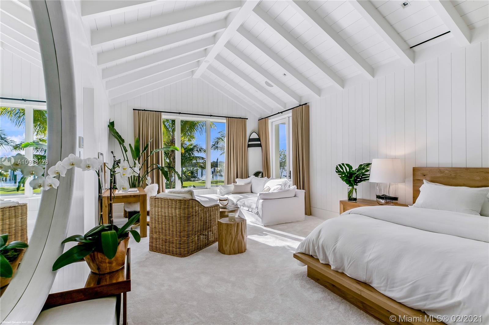 JUPITER ISLAND - Residential