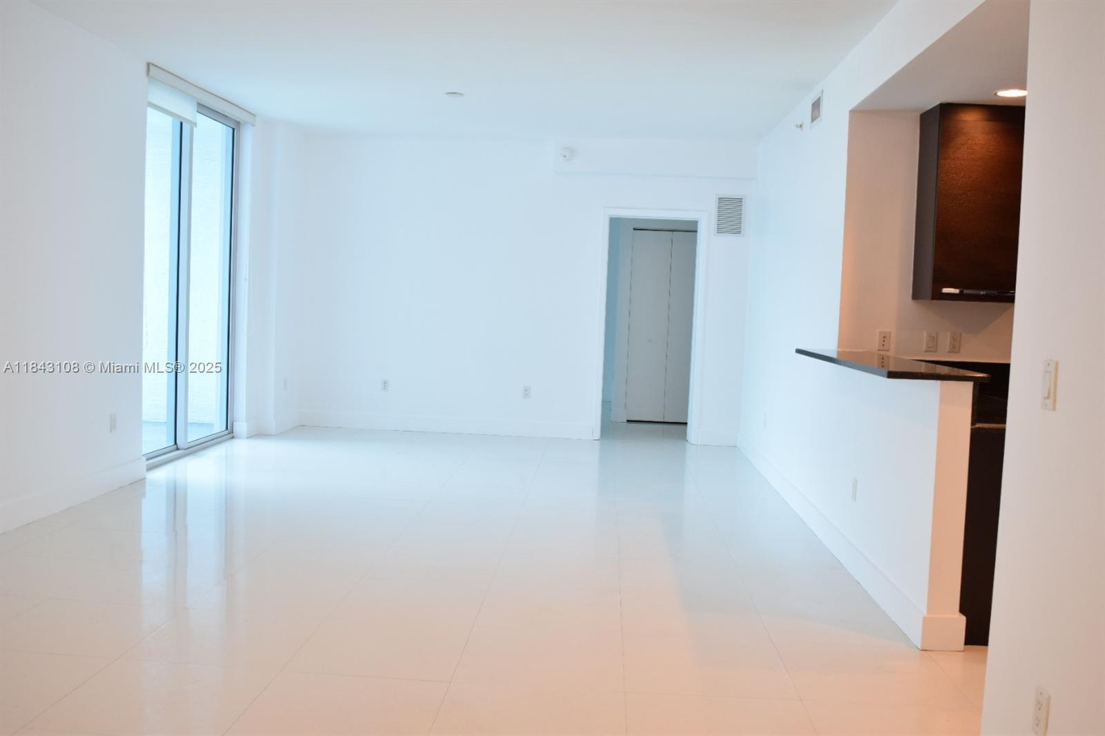 Beautiful 2 bed/2 bath+Den. 10"ceilings, floor-to-ceiling windows, designer kitchens, and baths.Full-size washer and dryer in each unit.Pre-wired for security system and more. 24 hour valet services. Steps aways from new City Recreation Center and Charter School, Loehman's Plaza Town Center, Founders Park and Aventura Mall. New light fixtures installed.
