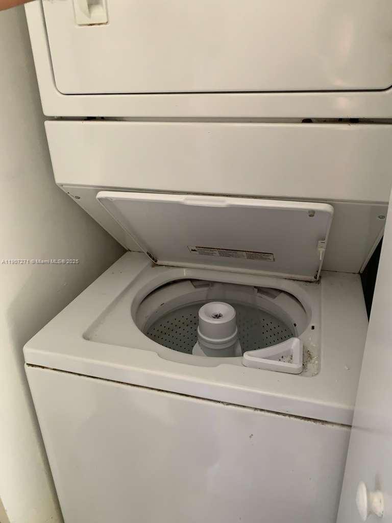 VENTURE AT AVENTURA EAST - Residential Lease