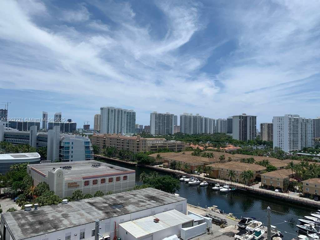 VENTURE AT AVENTURA EAST - Residential Lease