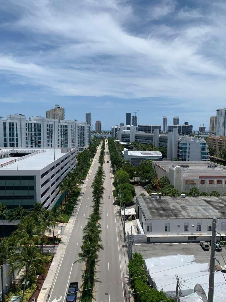 VENTURE AT AVENTURA EAST - Residential Lease