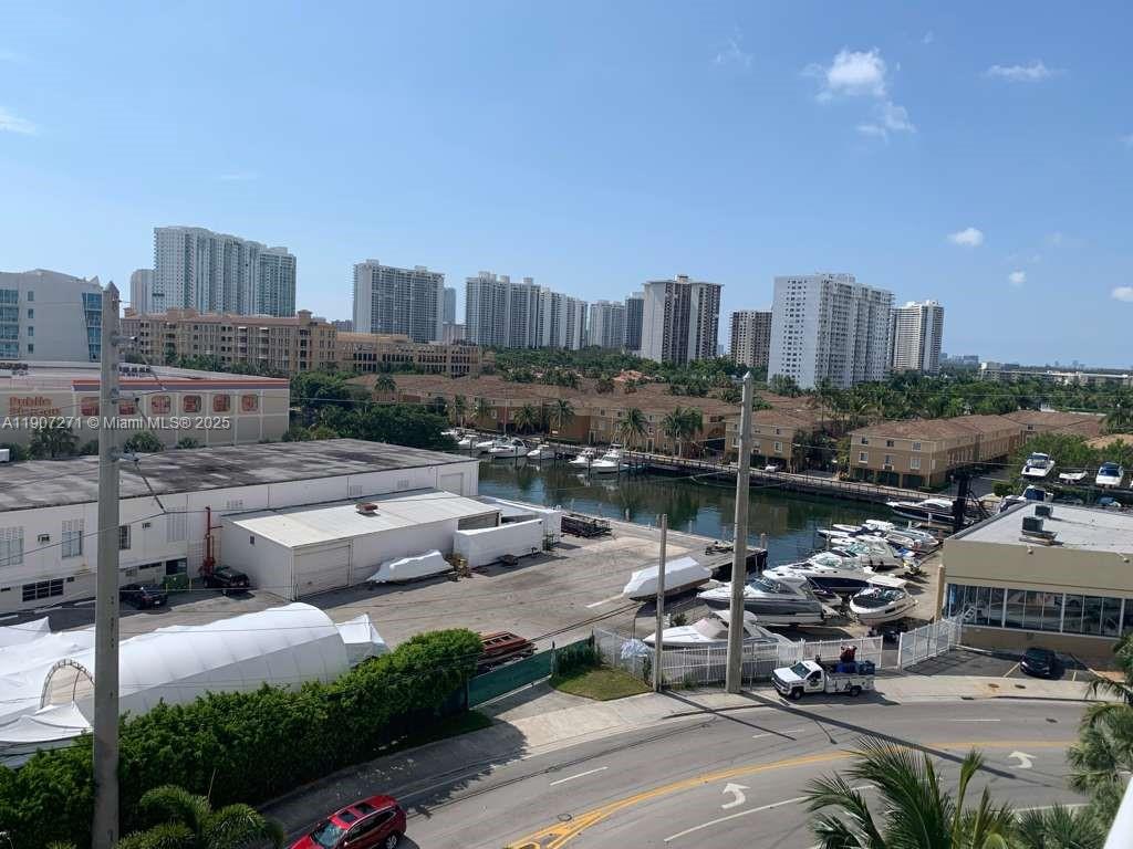 VENTURE AT AVENTURA EAST - Residential Lease