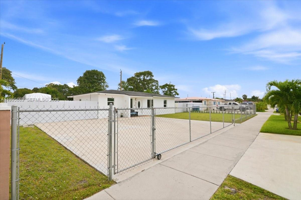 CAROL CITY - Residential