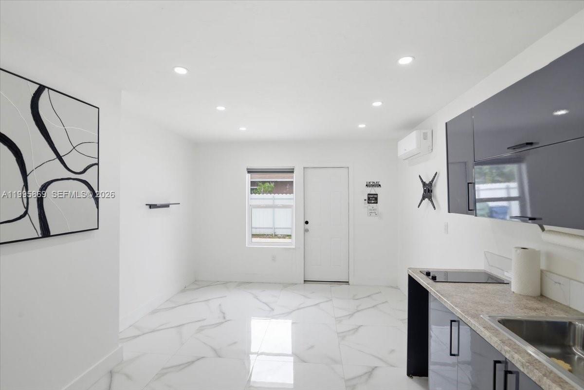 CAROL CITY - Residential