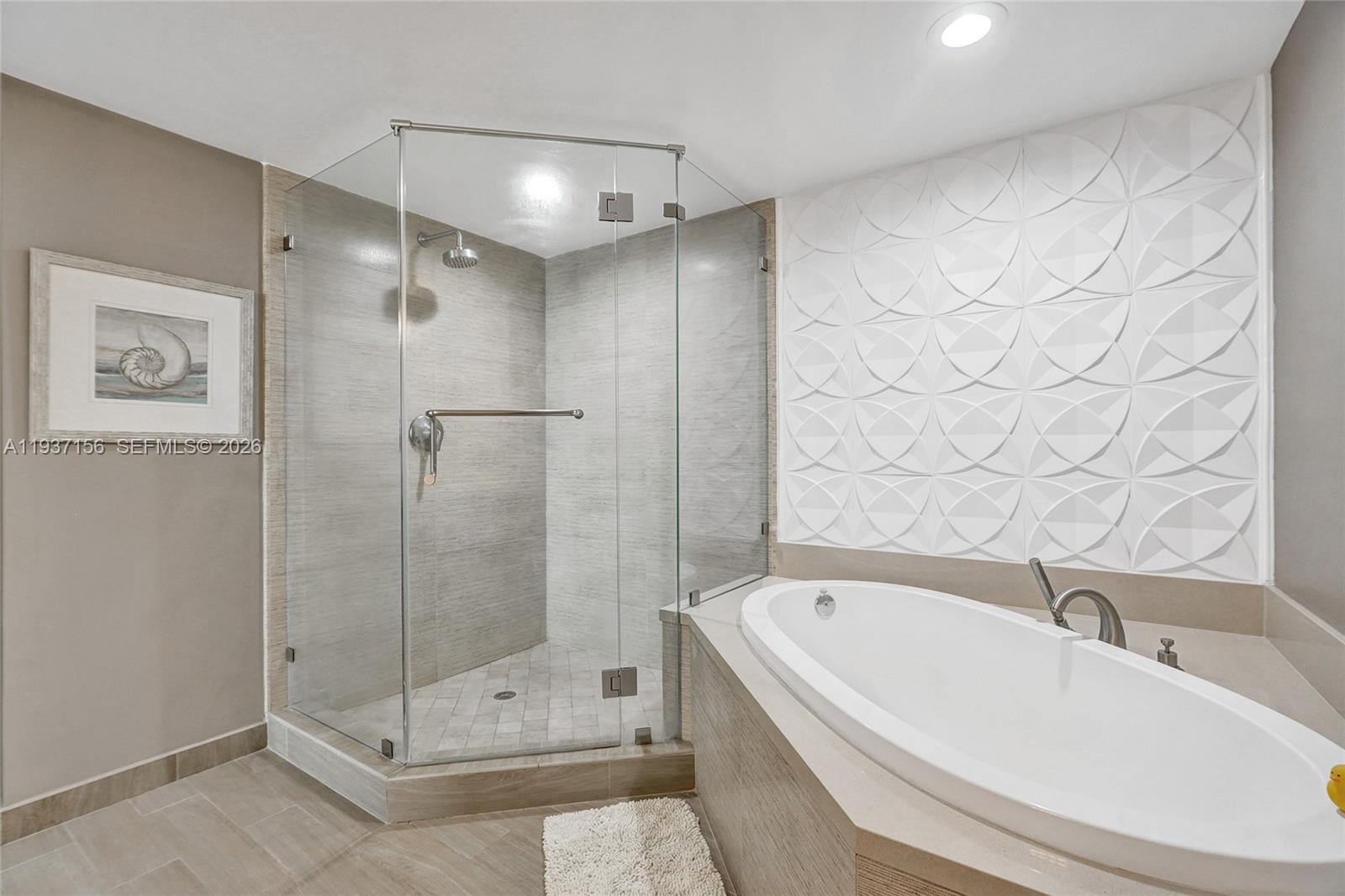 ELOQUENCE ON THE BAY COND - Residential