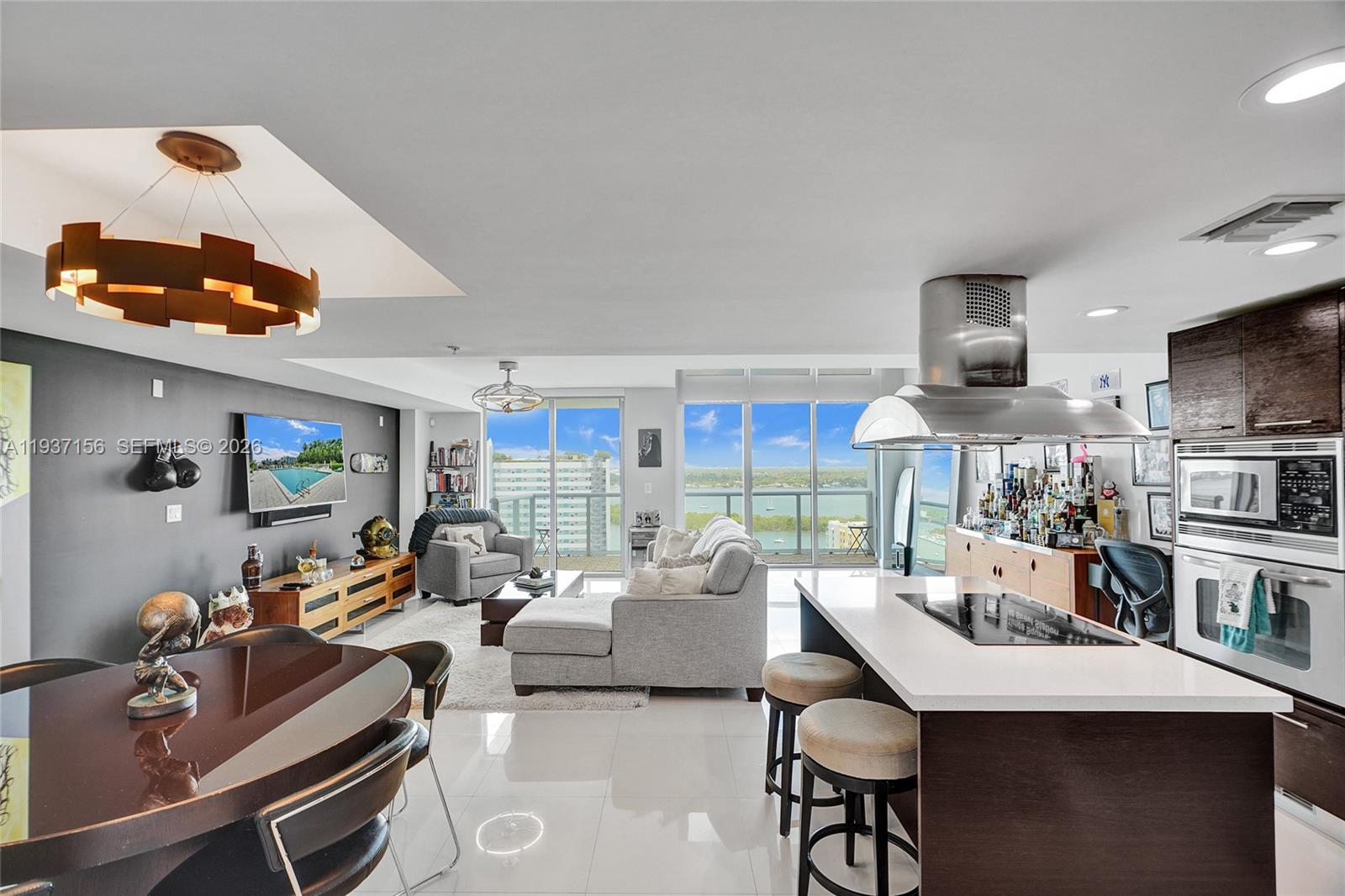 ELOQUENCE ON THE BAY COND - Residential