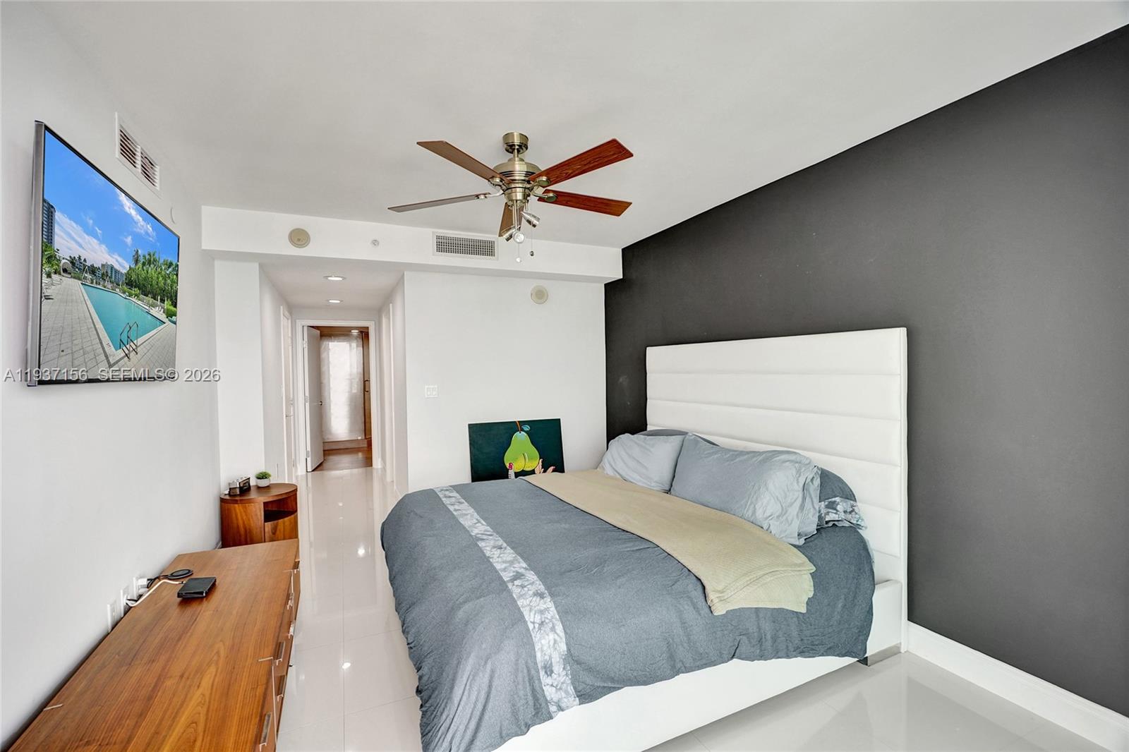 ELOQUENCE ON THE BAY COND - Residential