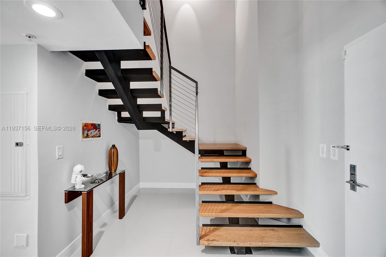 ELOQUENCE ON THE BAY COND - Residential