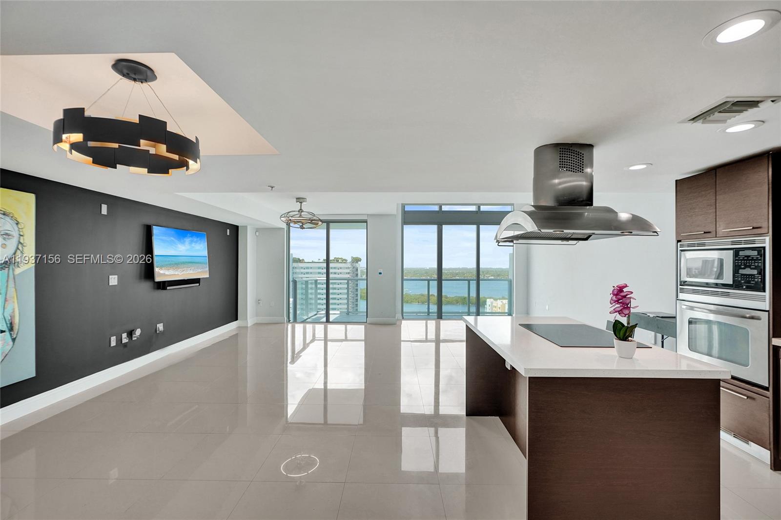 ELOQUENCE ON THE BAY COND - Residential
