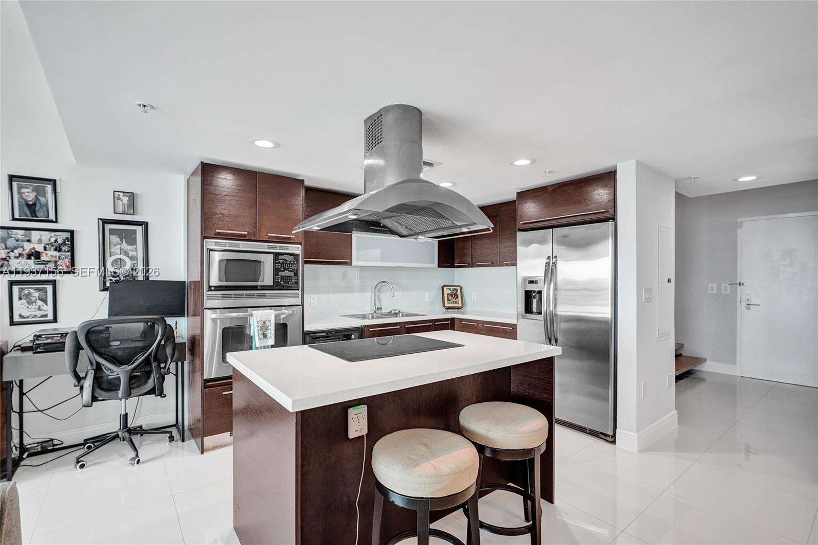 ELOQUENCE ON THE BAY COND - Residential