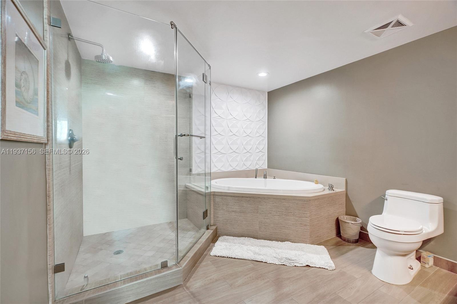 ELOQUENCE ON THE BAY COND - Residential