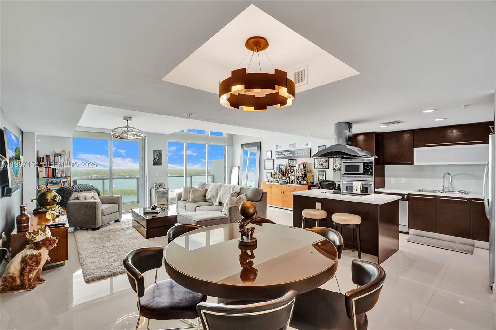 ELOQUENCE ON THE BAY COND - Residential