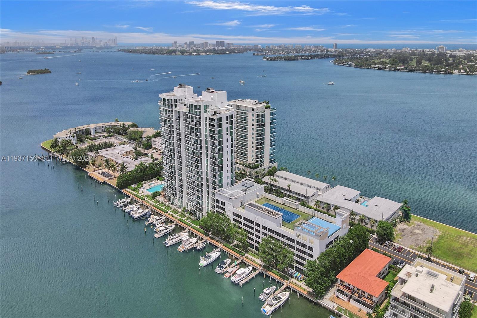 ELOQUENCE ON THE BAY COND - Residential