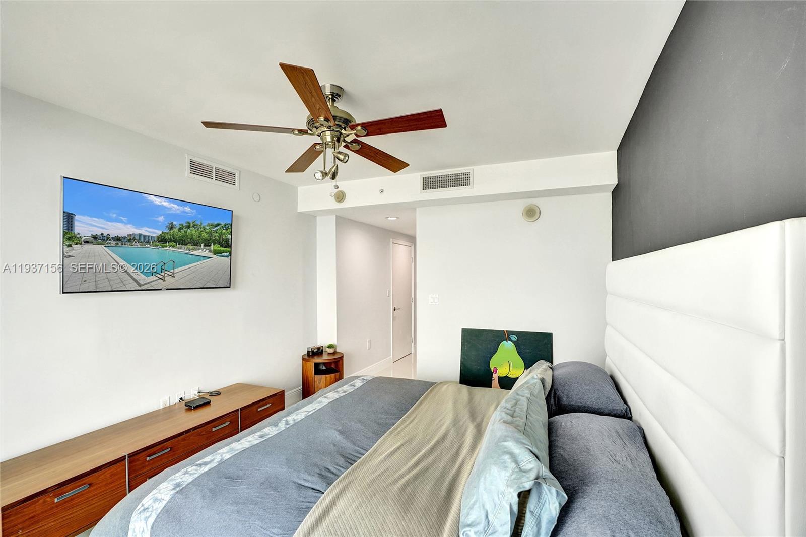 ELOQUENCE ON THE BAY COND - Residential