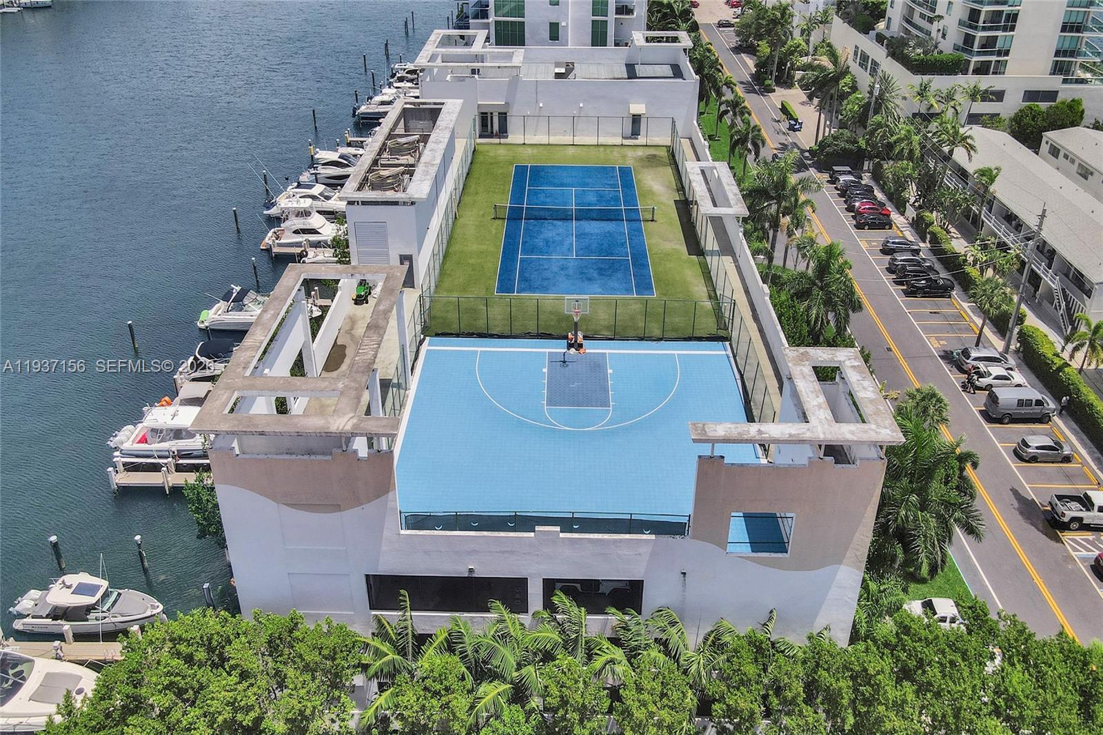 ELOQUENCE ON THE BAY COND - Residential