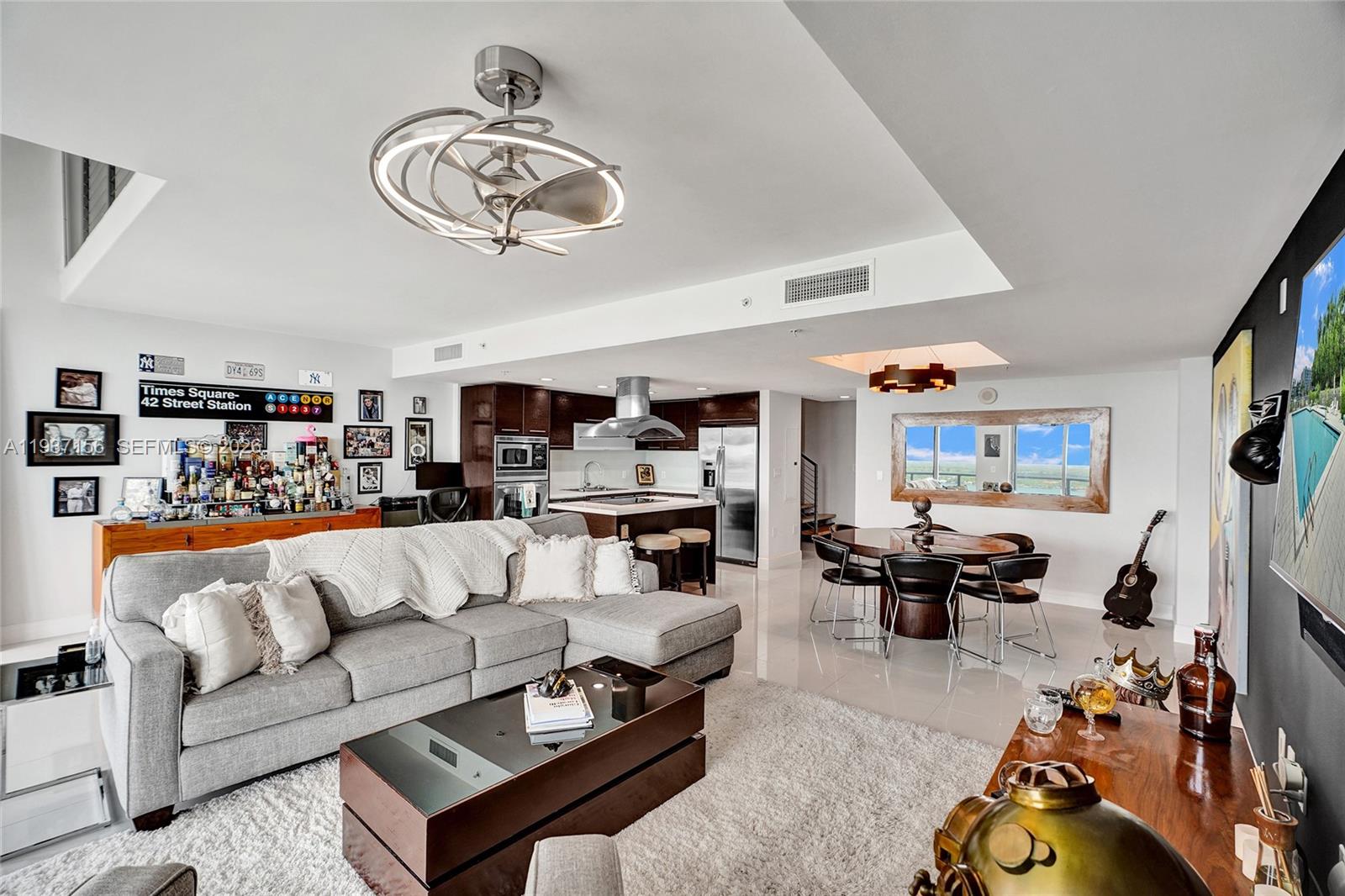 ELOQUENCE ON THE BAY COND - Residential