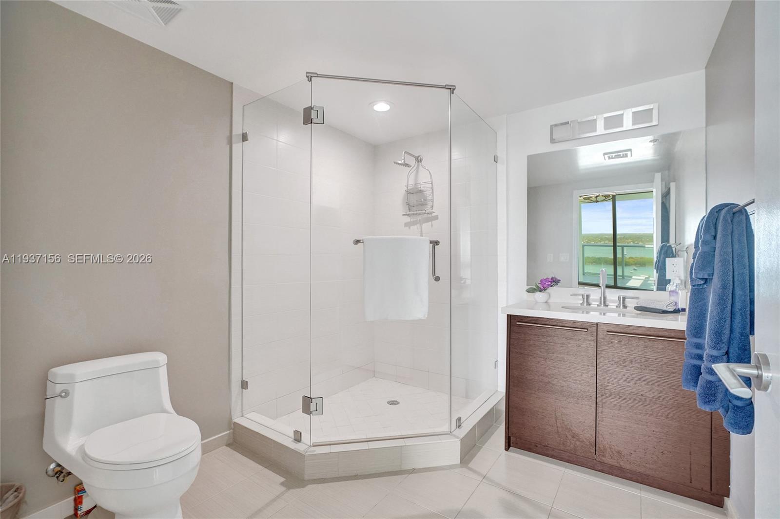 ELOQUENCE ON THE BAY COND - Residential