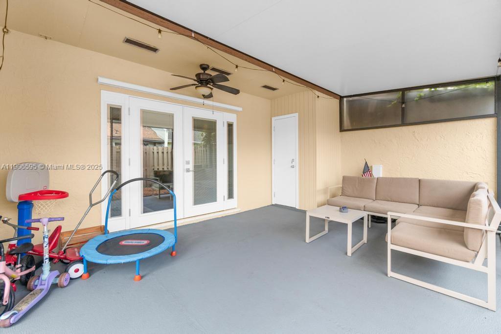 TOWNHOMES OF AUDUBON SOUT - Residential Lease