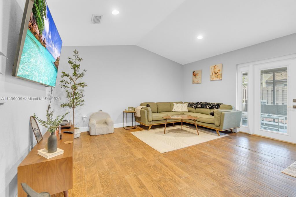 TOWNHOMES OF AUDUBON SOUT - Residential Lease