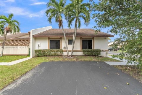1499 Yellowthroat St 1499 Homestead FL 33035