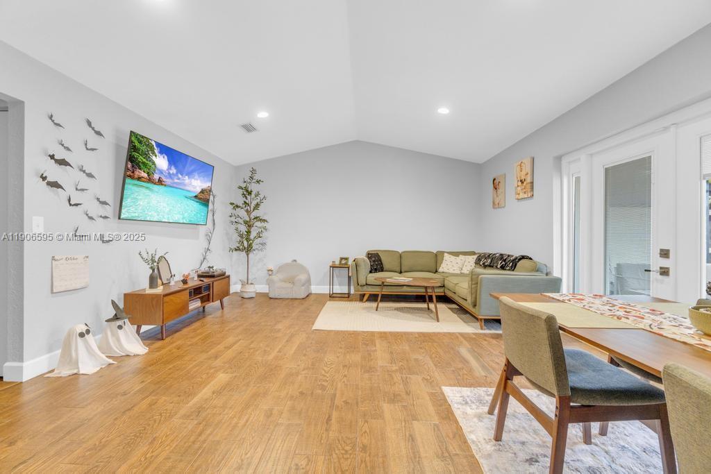 TOWNHOMES OF AUDUBON SOUT - Residential Lease