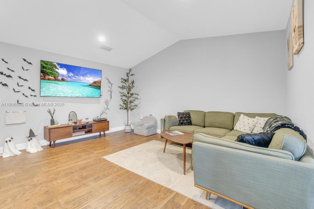 TOWNHOMES OF AUDUBON SOUT - Residential Lease