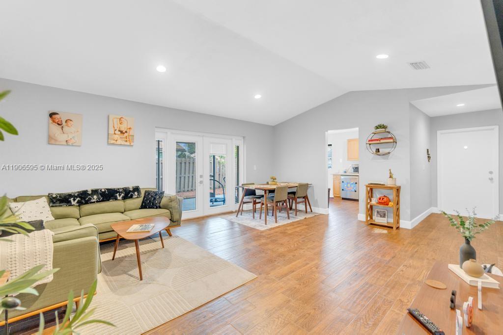 TOWNHOMES OF AUDUBON SOUT - Residential Lease