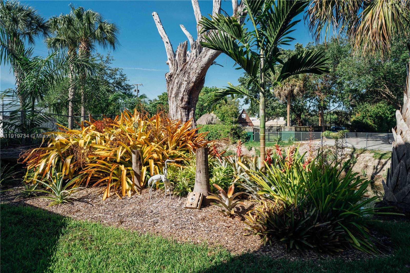 HIDEAWAY CONDO - Residential Lease