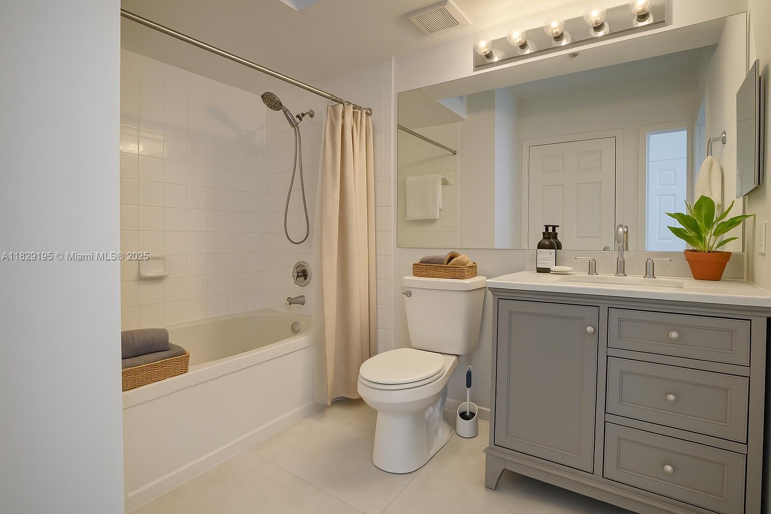 PORTO BELLAGIO CONDO - Residential