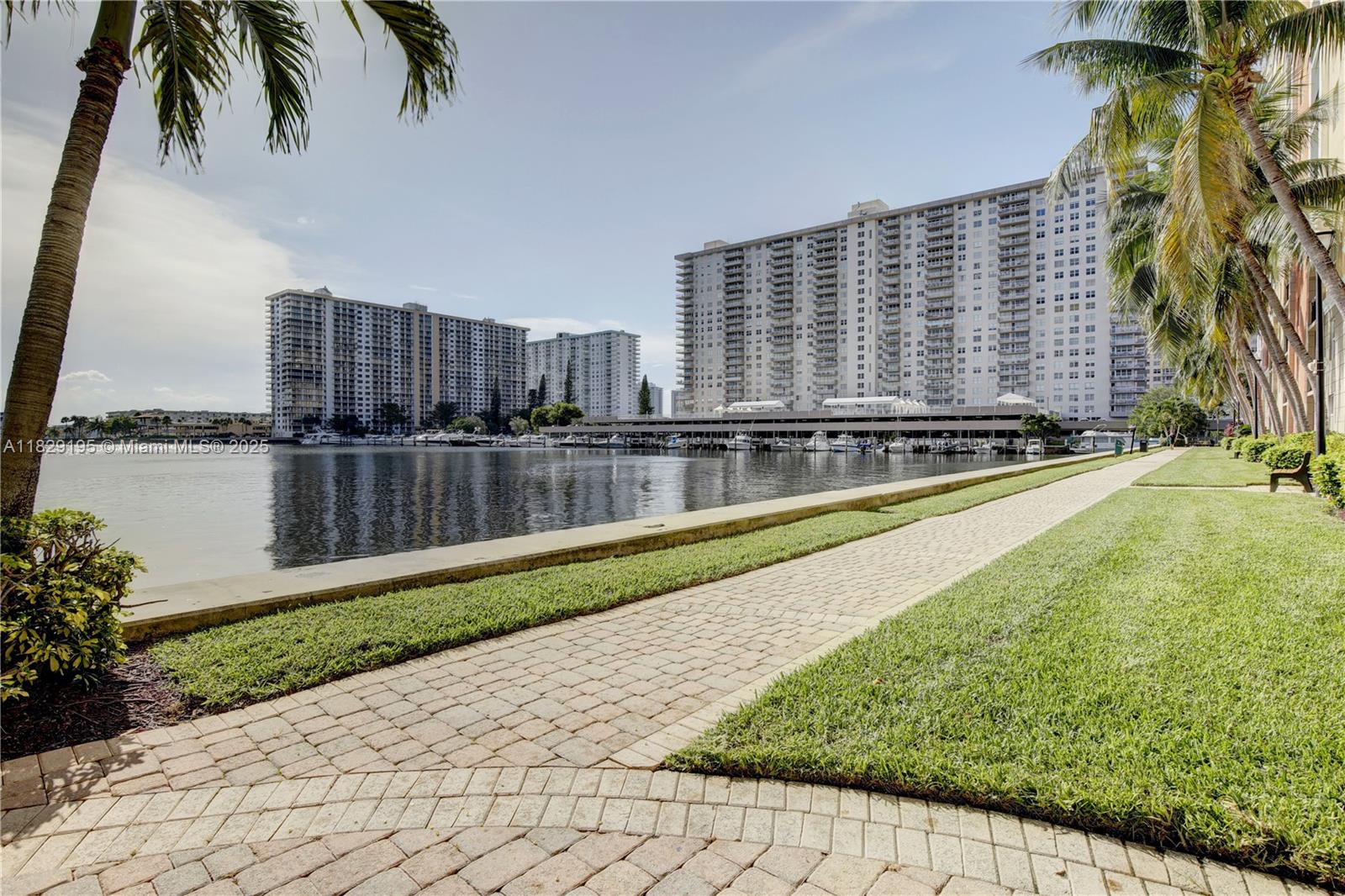 PORTO BELLAGIO CONDO - Residential